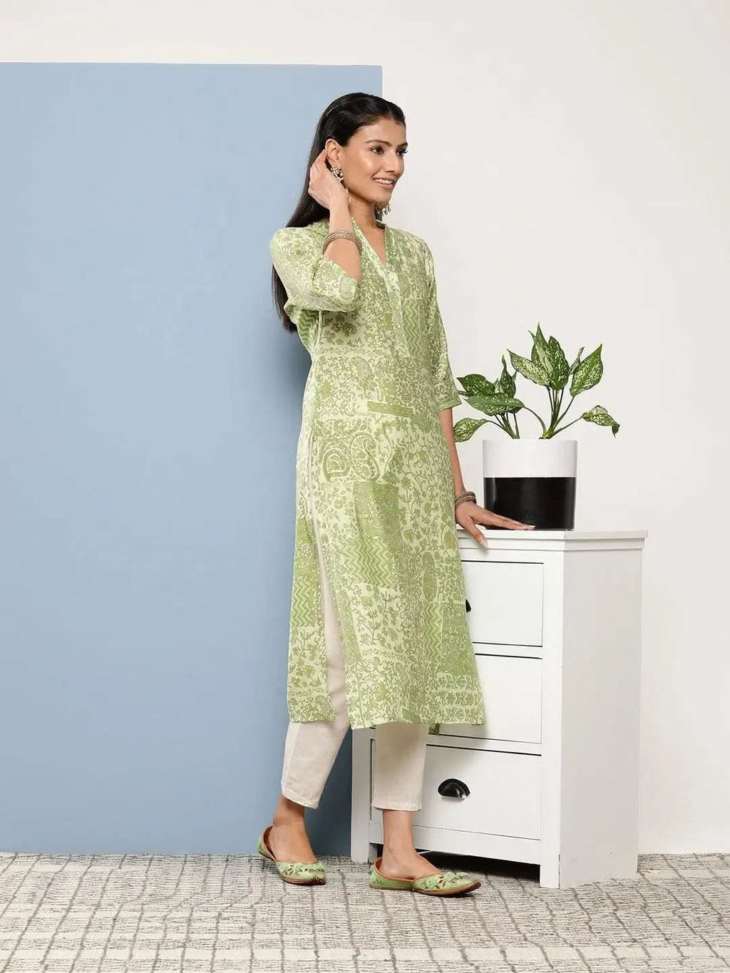 Green Printed Silk Straight Kurta - Libas