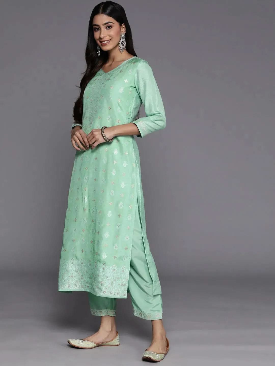 Green Self Design Silk Blend Straight Kurta With Trousers & Dupatta