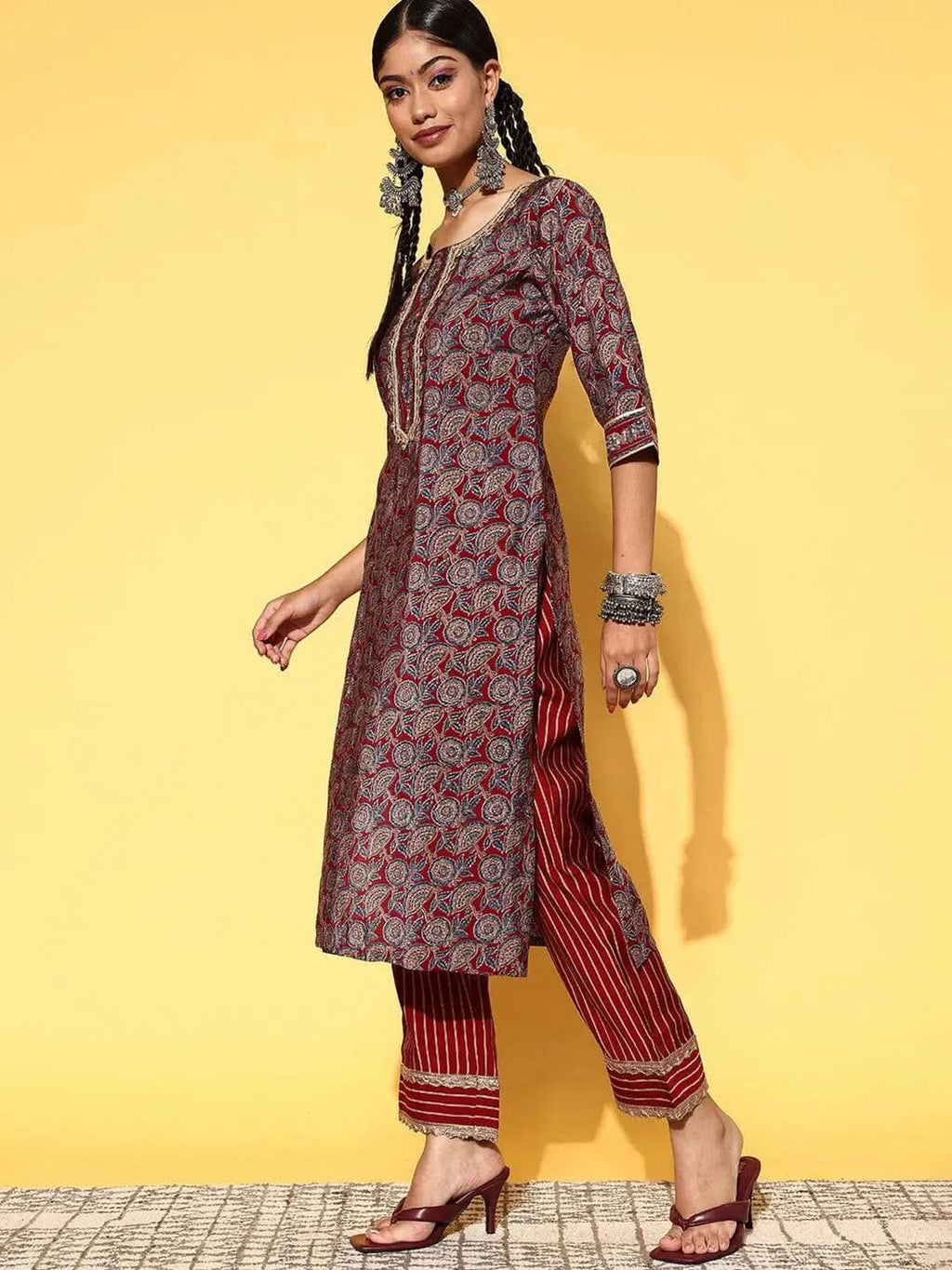 Maroon Printed Silk Blend Straight Kurta With Dupatta