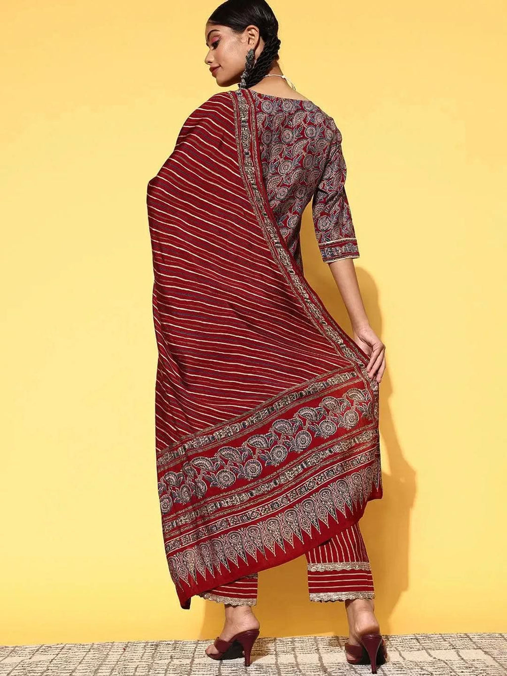 Maroon Printed Silk Blend Straight Kurta With Dupatta