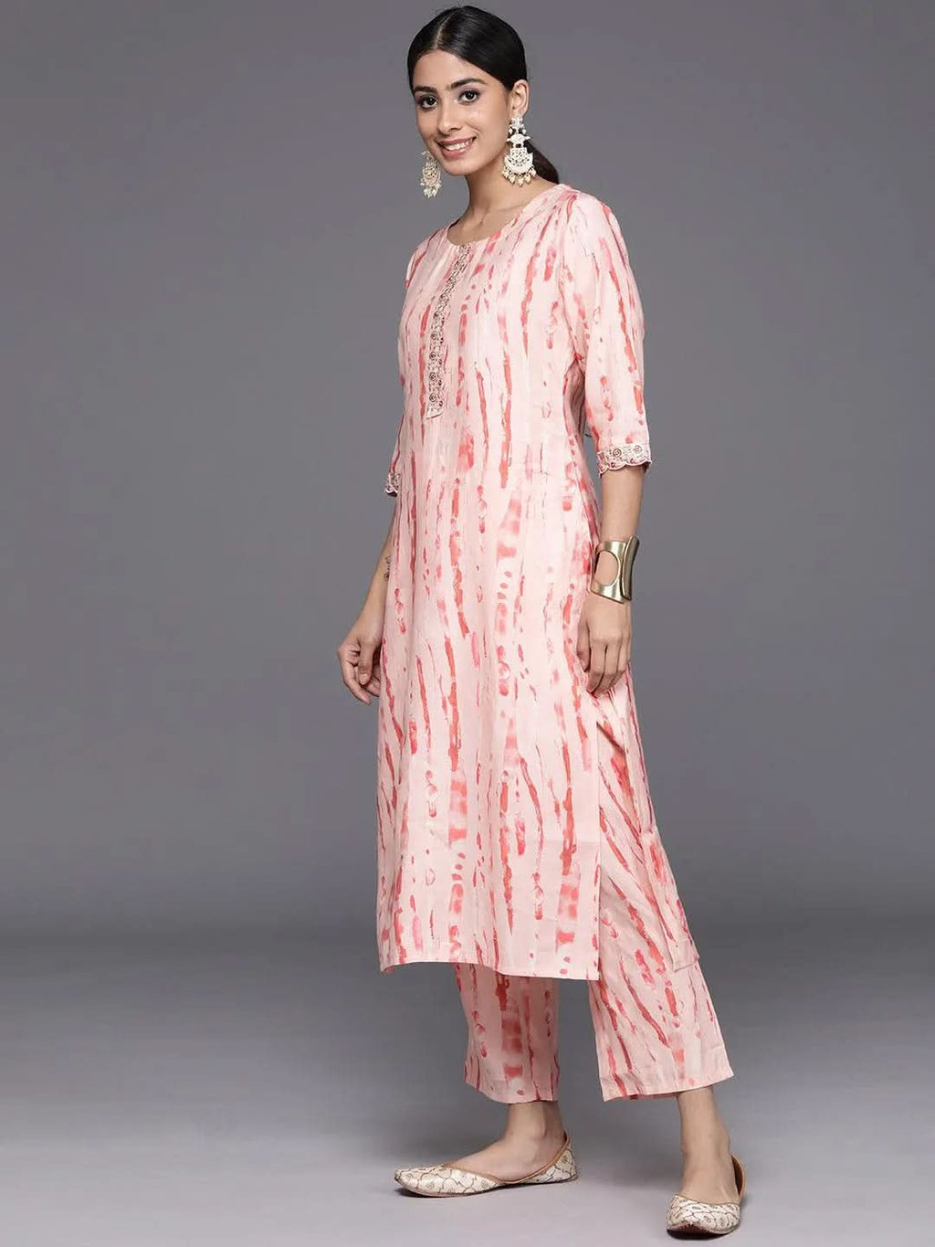 Peach Printed Silk Blend Straight Kurta With Trousers & Dupatta