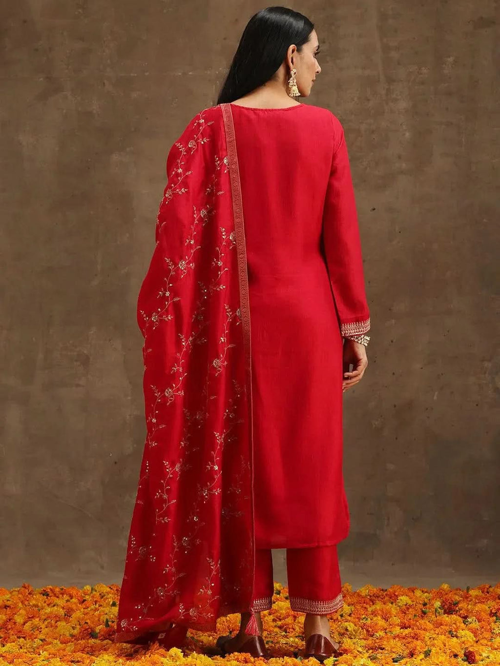 Pink Embroidered Silk Blend Straight Kurta With Trousers & Dupatta