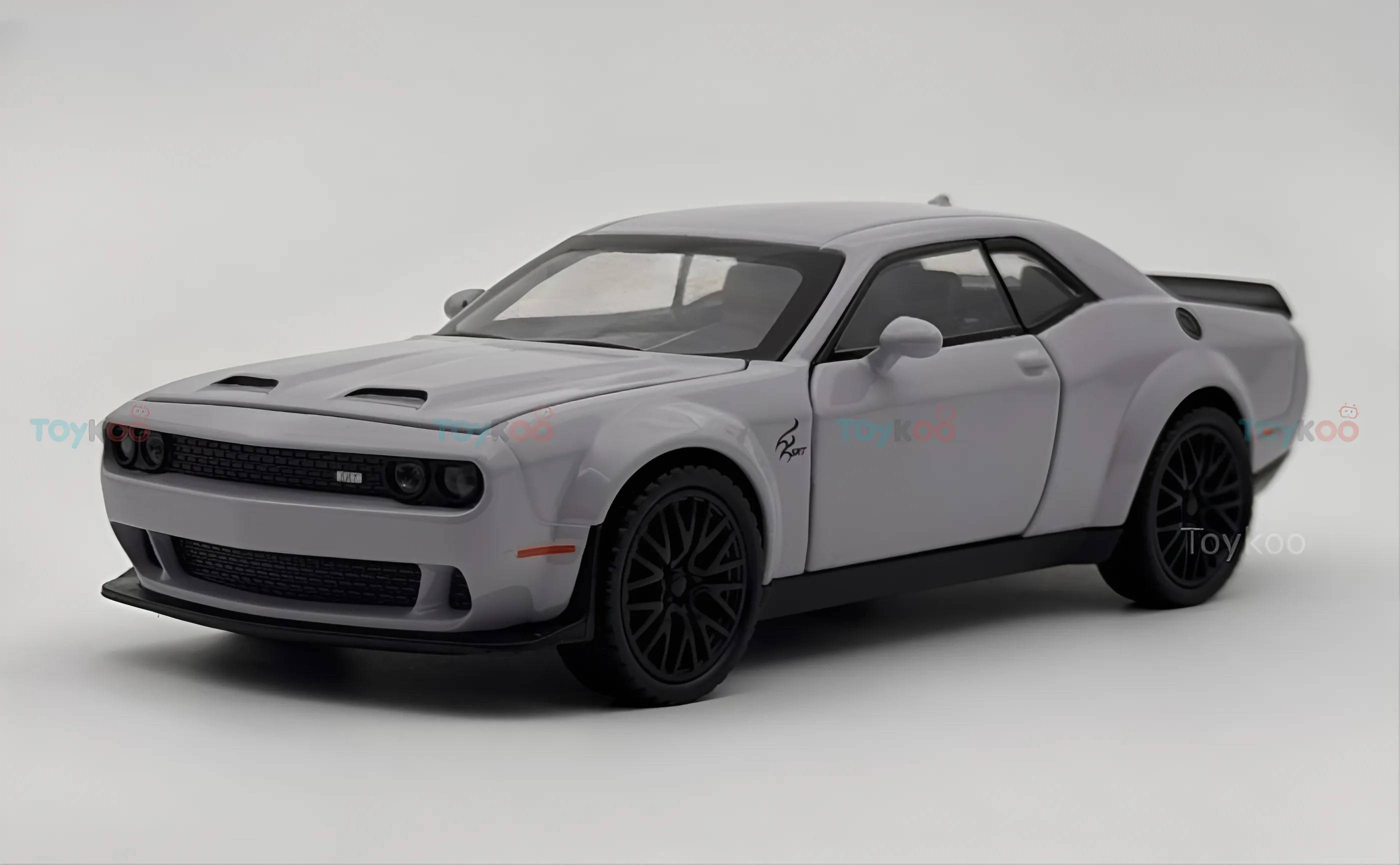 Dodge Challenger SRT Hellcat 1:24 diecast scale model car