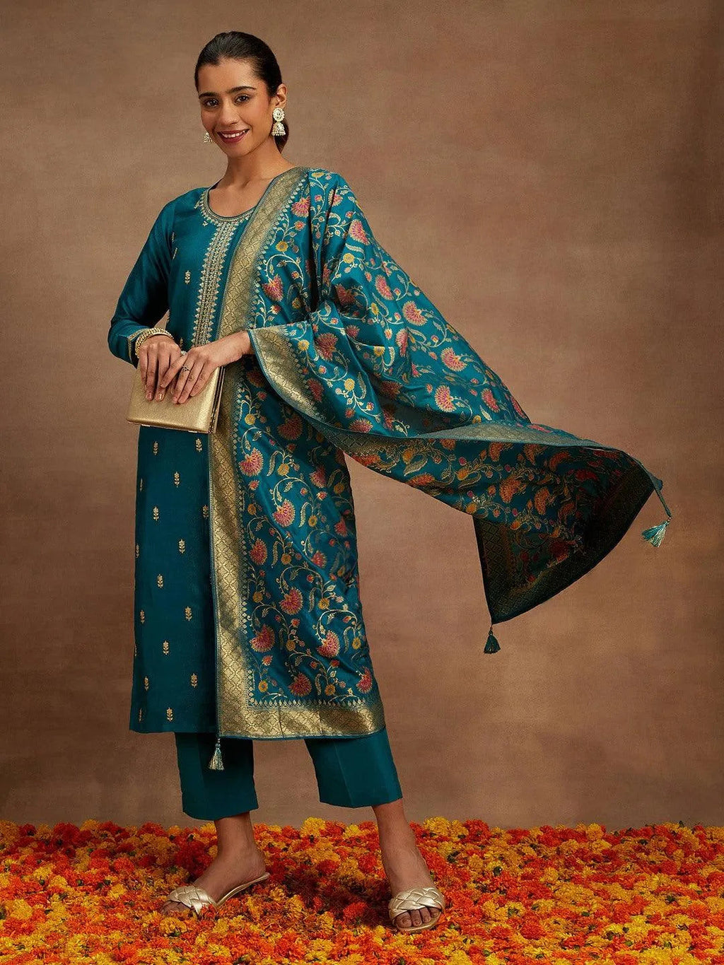 Green Embroidered Silk Blend Straight Suit With Dupatta