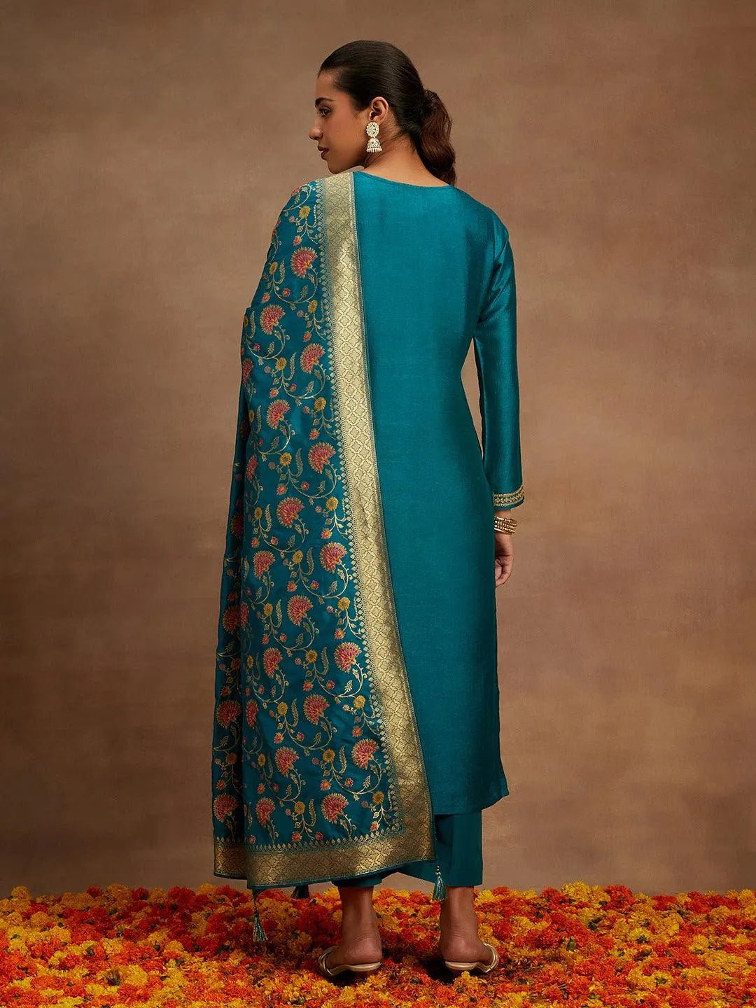 Green Embroidered Silk Blend Straight Suit With Dupatta