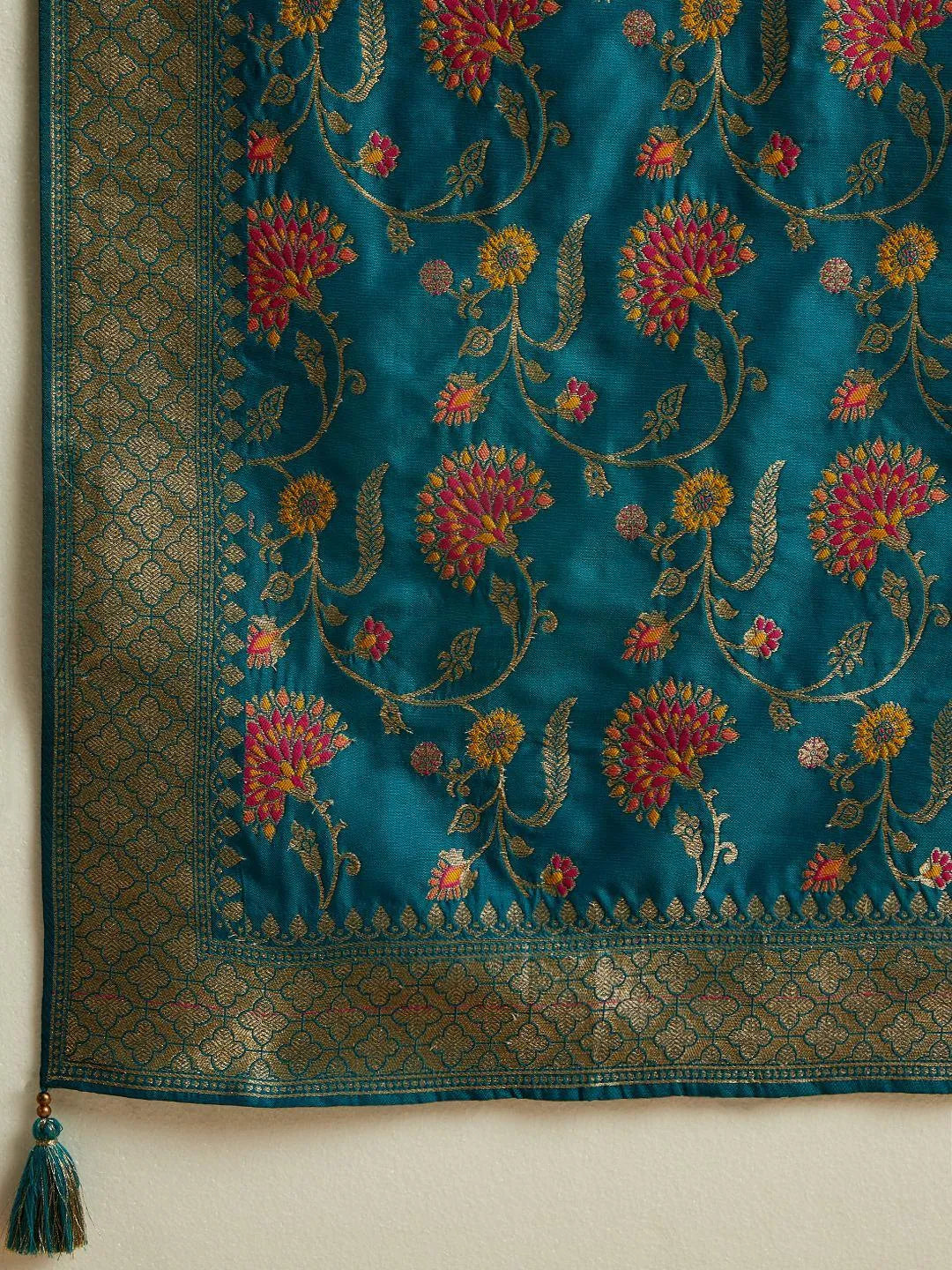 Green Embroidered Silk Blend Straight Suit With Dupatta